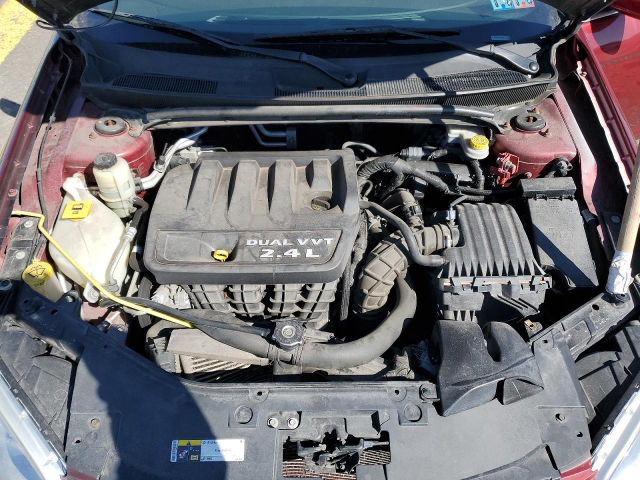 2013 Chrysler 200 - Image 11