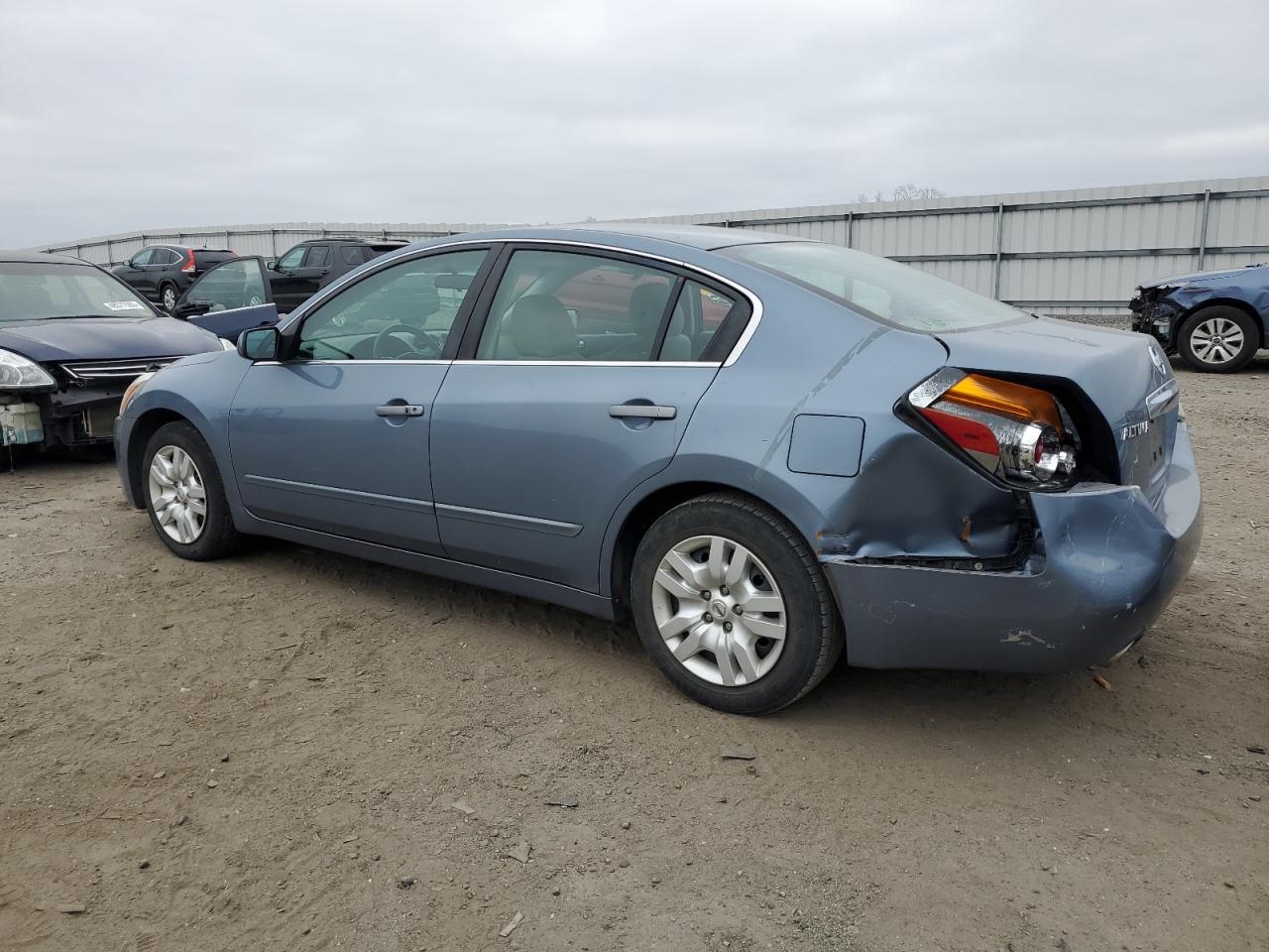 2010 Nissan Altima - Image 2