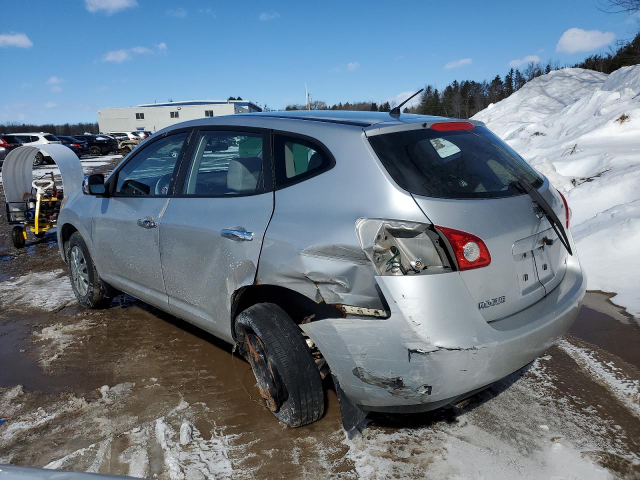 2009 Nissan Rogue - Image 2