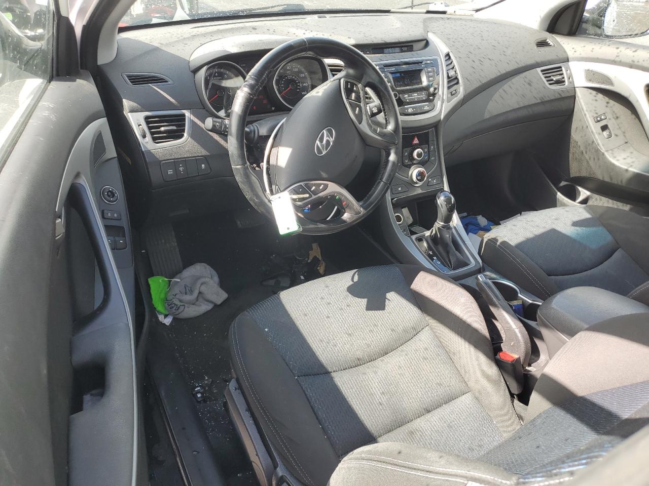 2014 Hyundai Elantra - Image 8