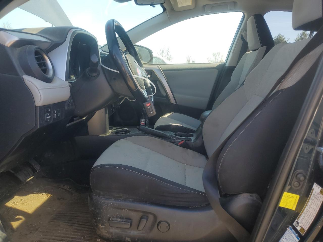 2018 Toyota RAV 4 - Image 7