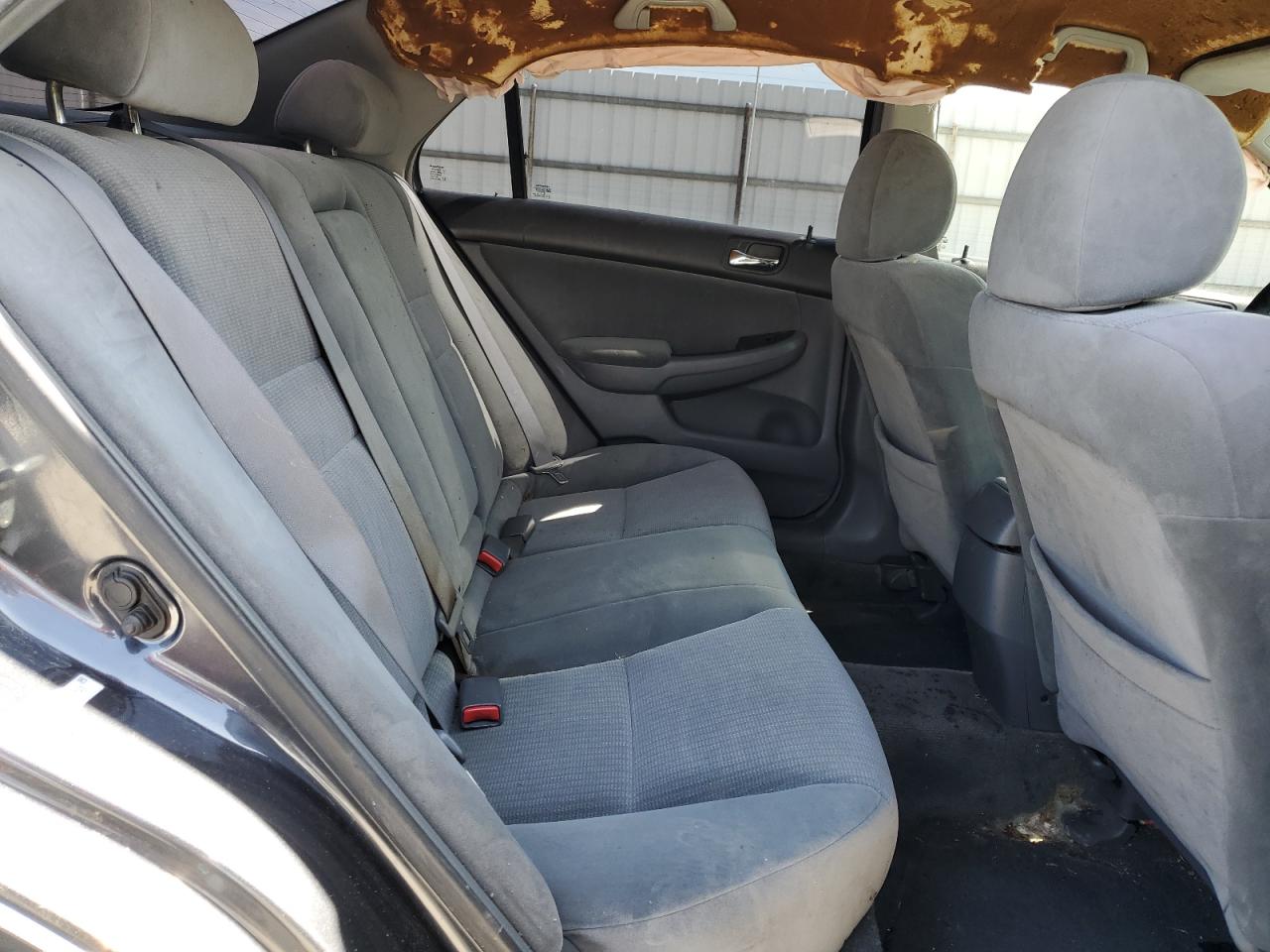 2005 Honda Accord - Image 10