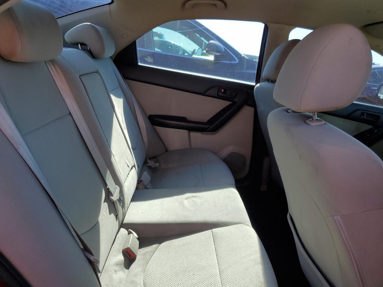 2010 Kia Forte - Image 10