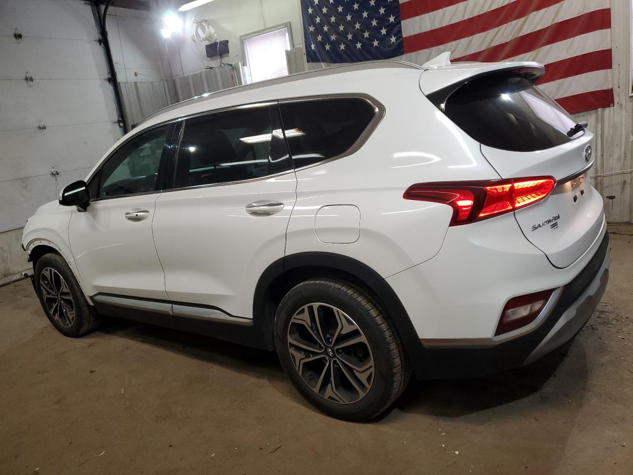 2019 Hyundai Santa Fe - Image 2