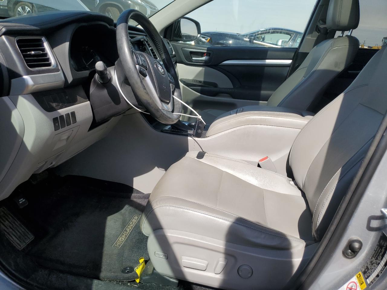 2014 Toyota Highlander - Image 7