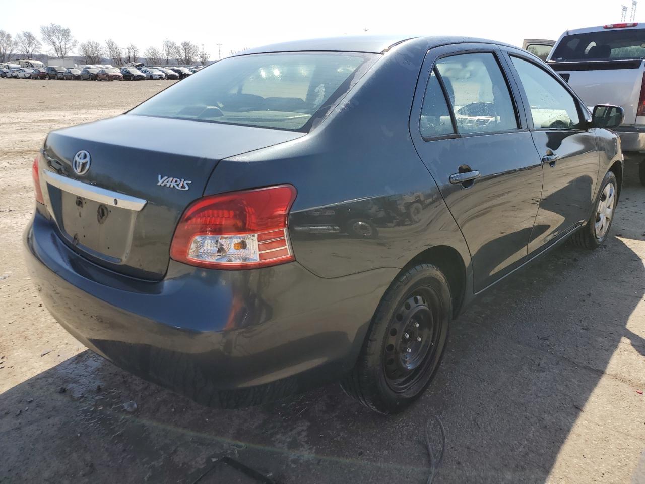 2010 Toyota Yaris - Image 3