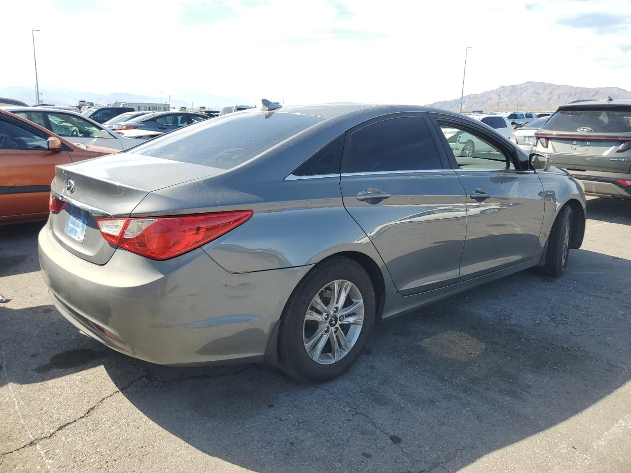 2011 Hyundai Sonata - Image 3