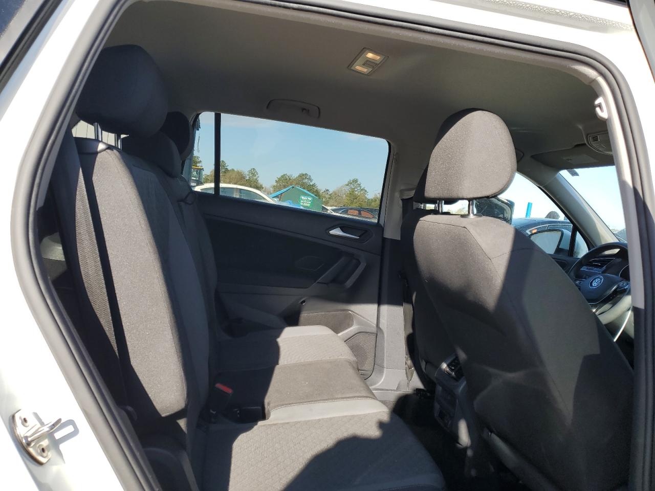 2019 Volkswagen Tiguan - Image 11