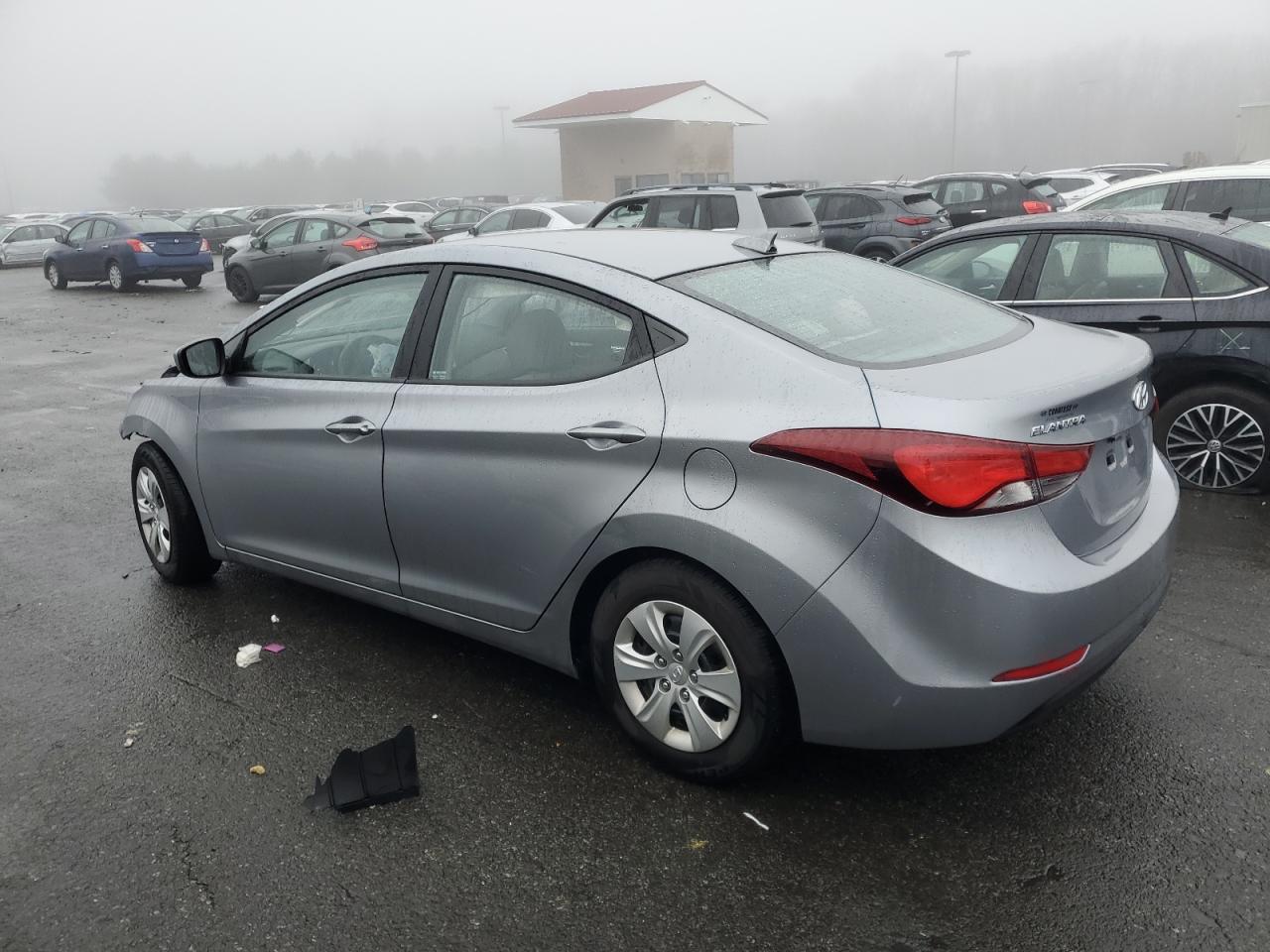 2016 Hyundai Elantra - Image 2