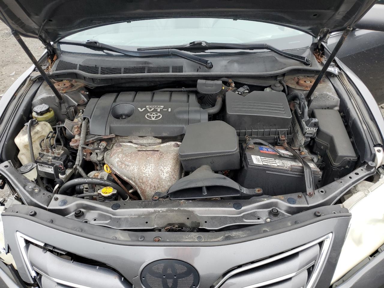 2010 Toyota Camry - Image 11