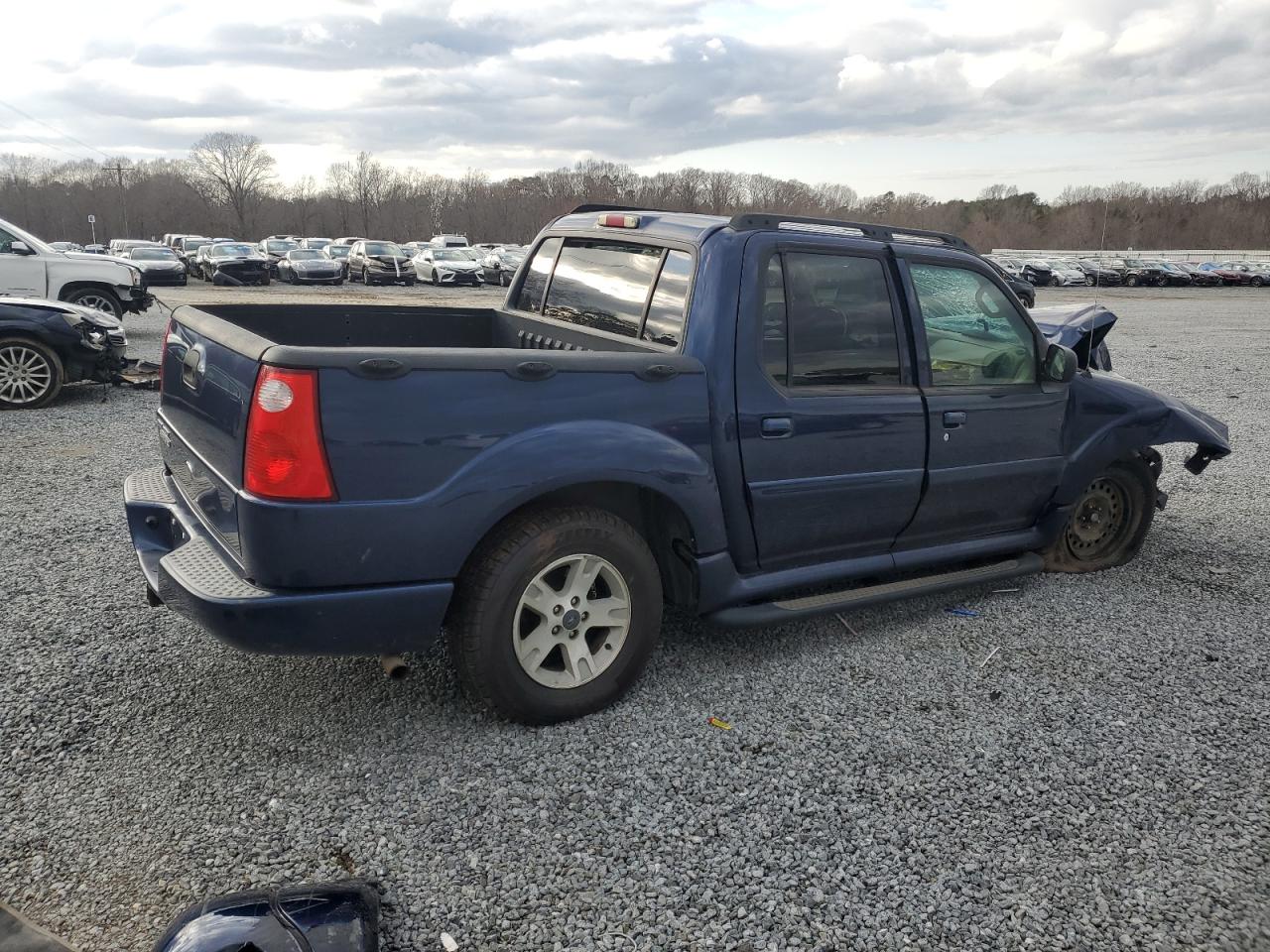2005 Ford Explorer - Image 3