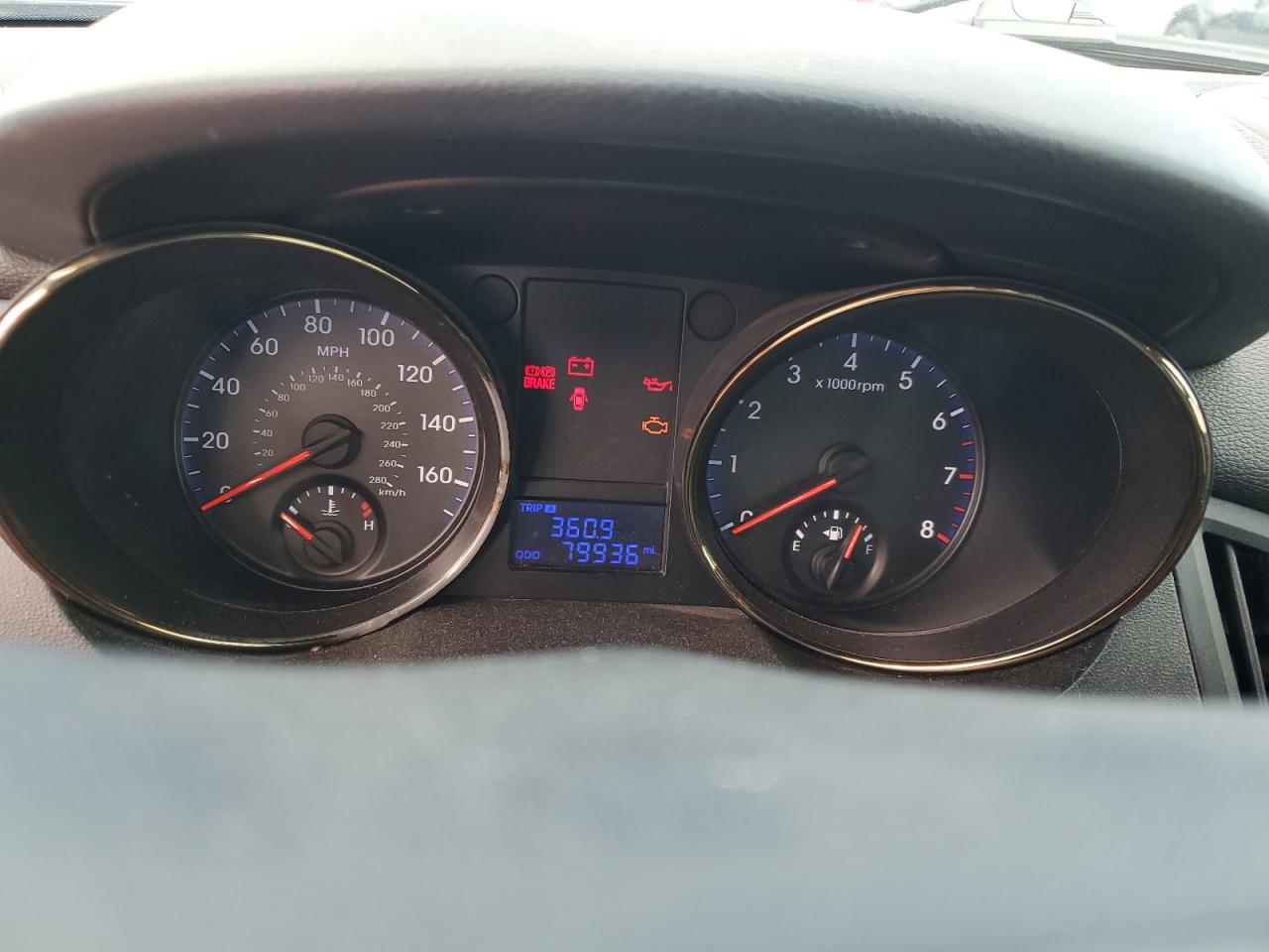 2011 Hyundai Genesis - Image 9