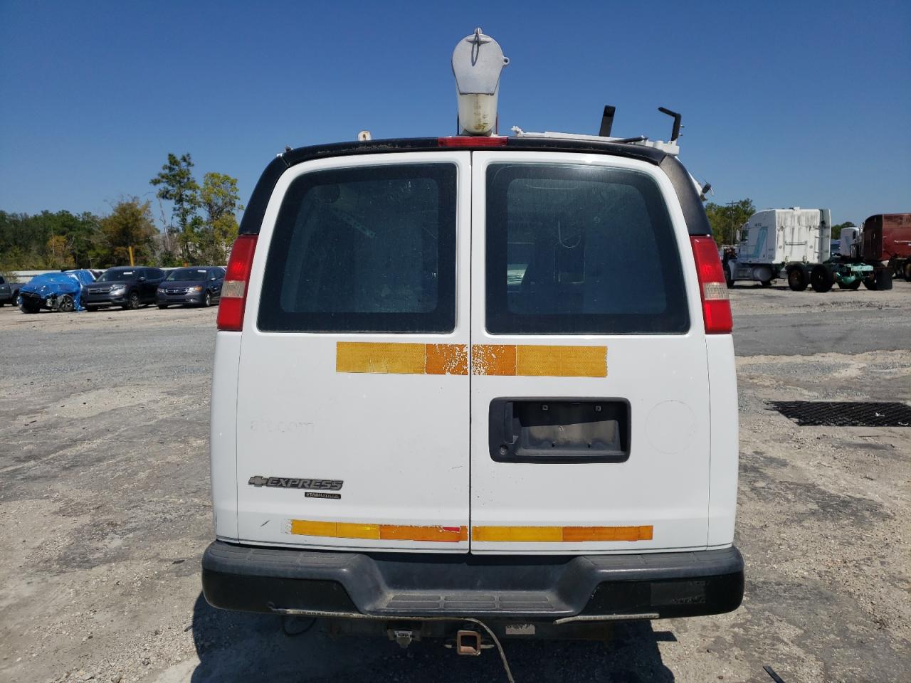 2012 Chevrolet Express - Image 6
