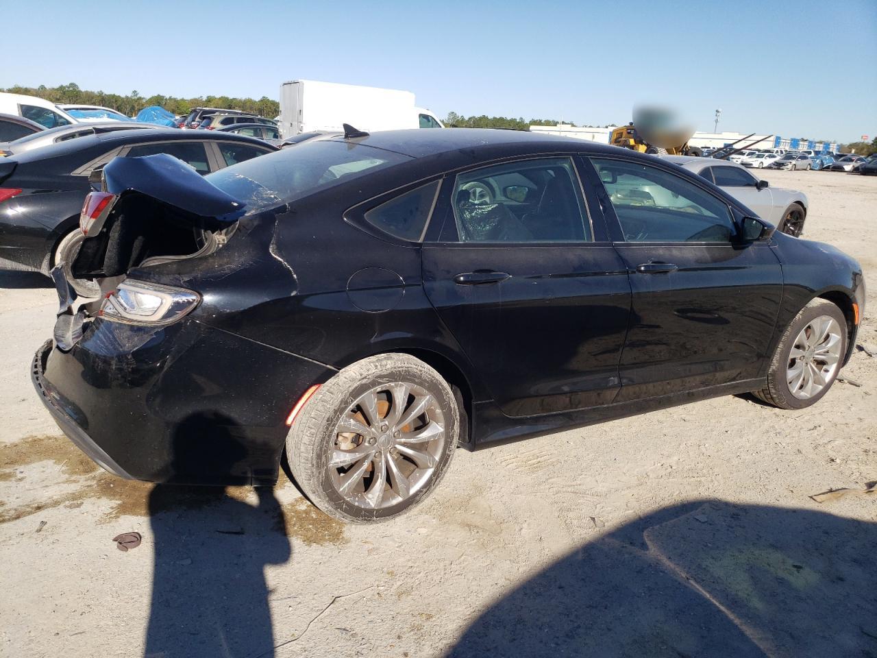 2015 Chrysler 200 - Image 3