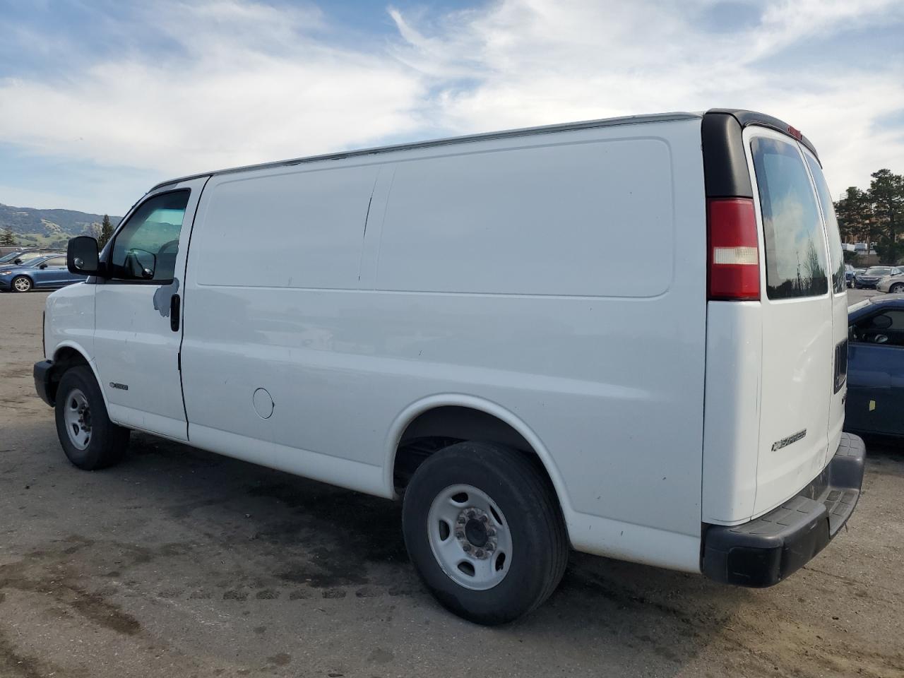 2005 Chevrolet Express - Image 2