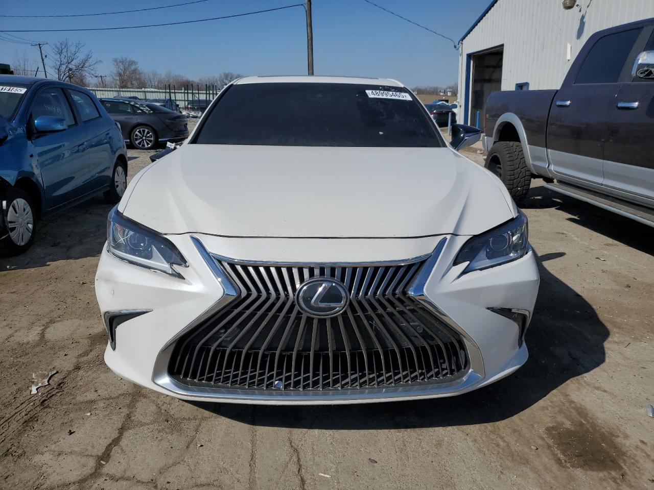 2021 Lexus ES - Image 5