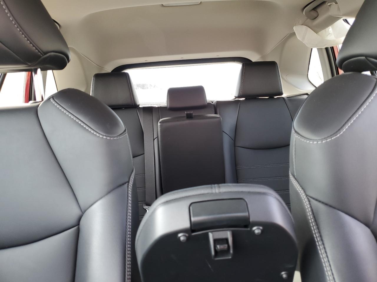 2023 Toyota RAV 4 - Image 10