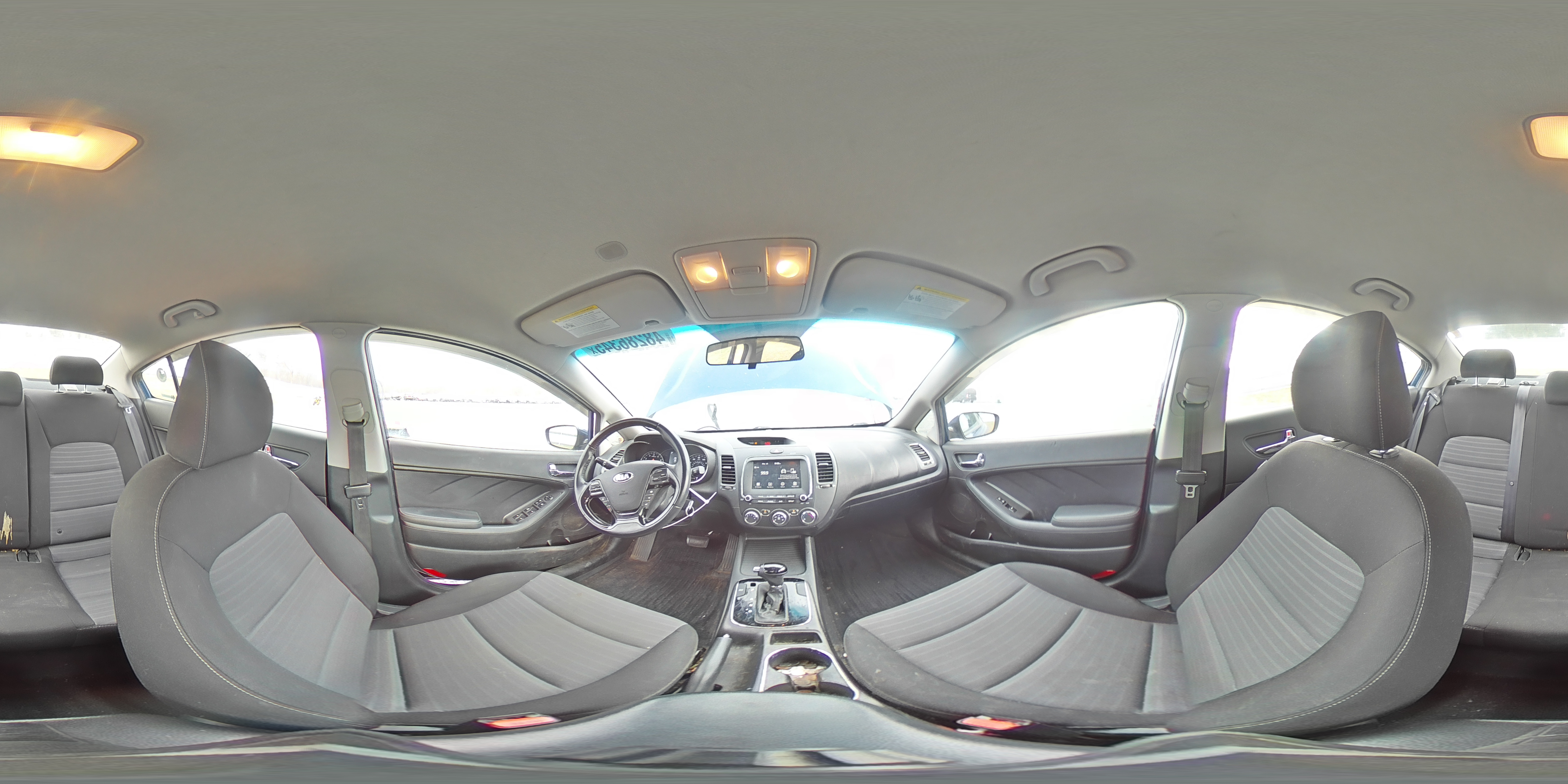 2017 Kia Forte - Image 12