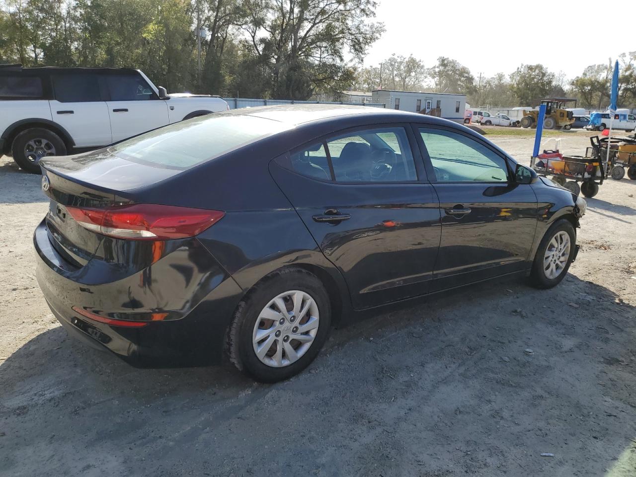 2018 Hyundai Elantra - Image 3