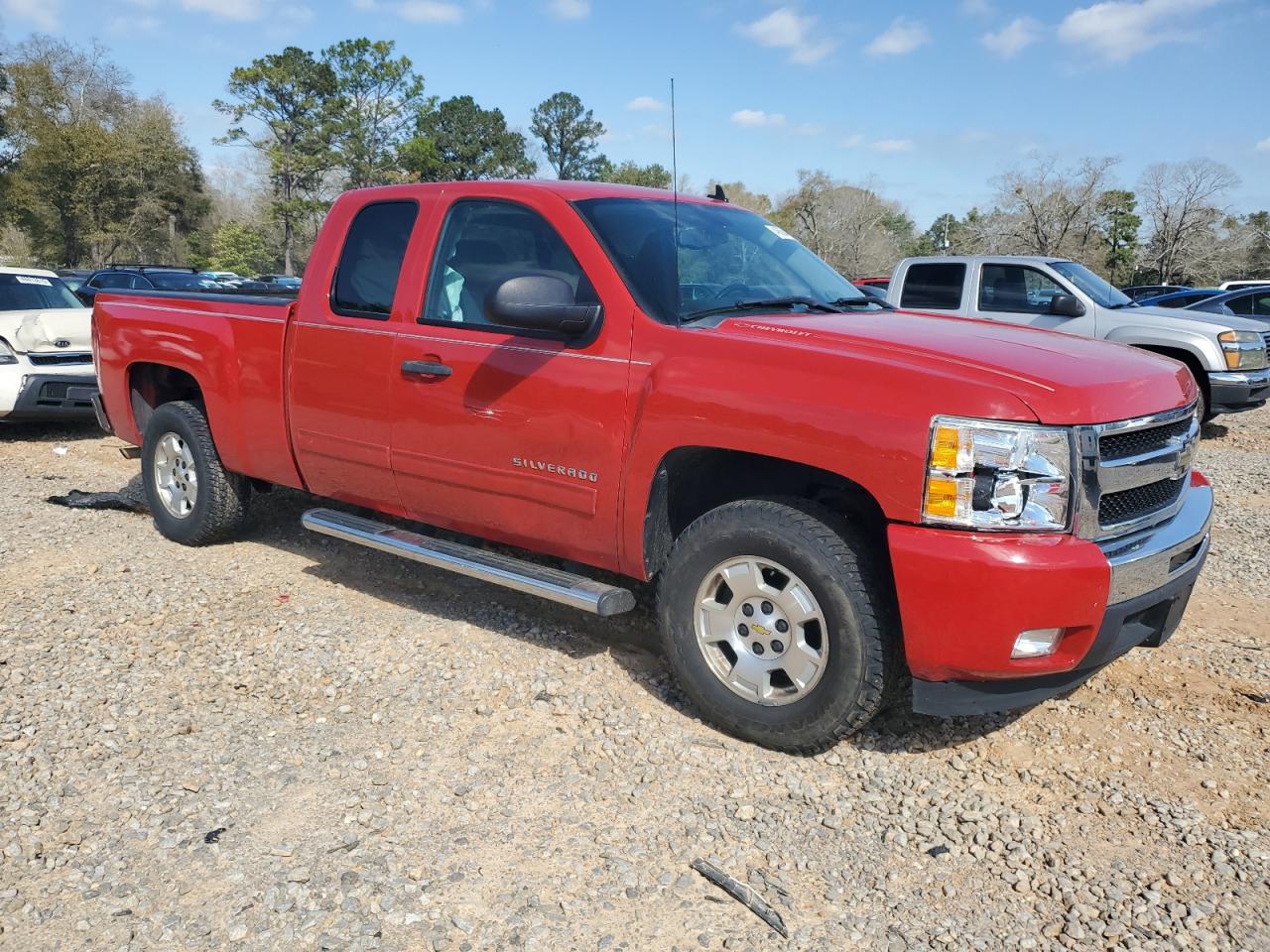 2011 Chevrolet Silverado - Image 4