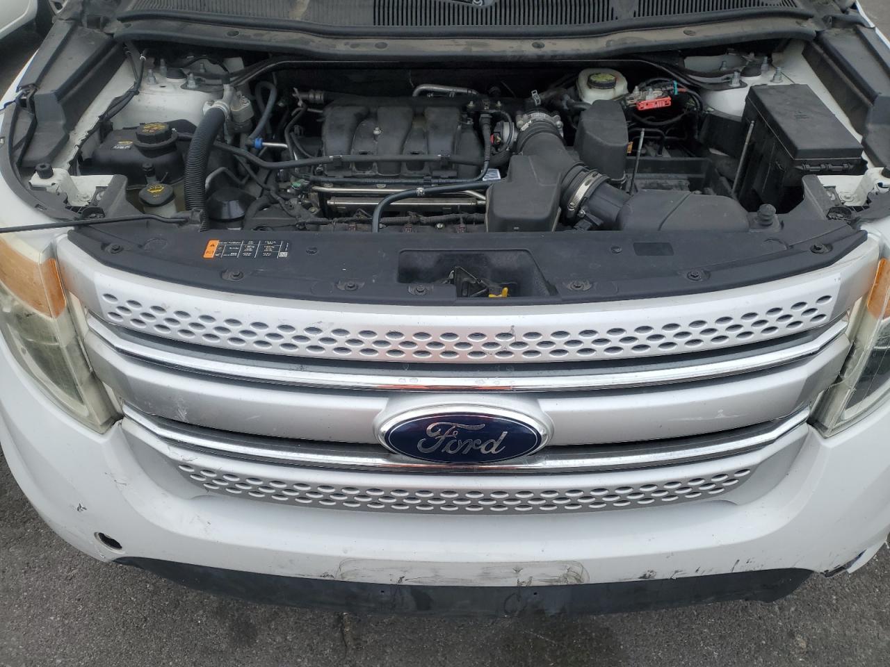2015 Ford Explorer - Image 12
