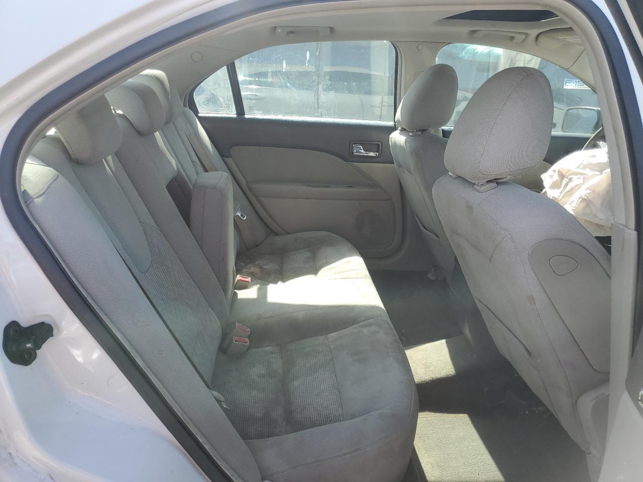 2010 Ford Fusion - Image 11
