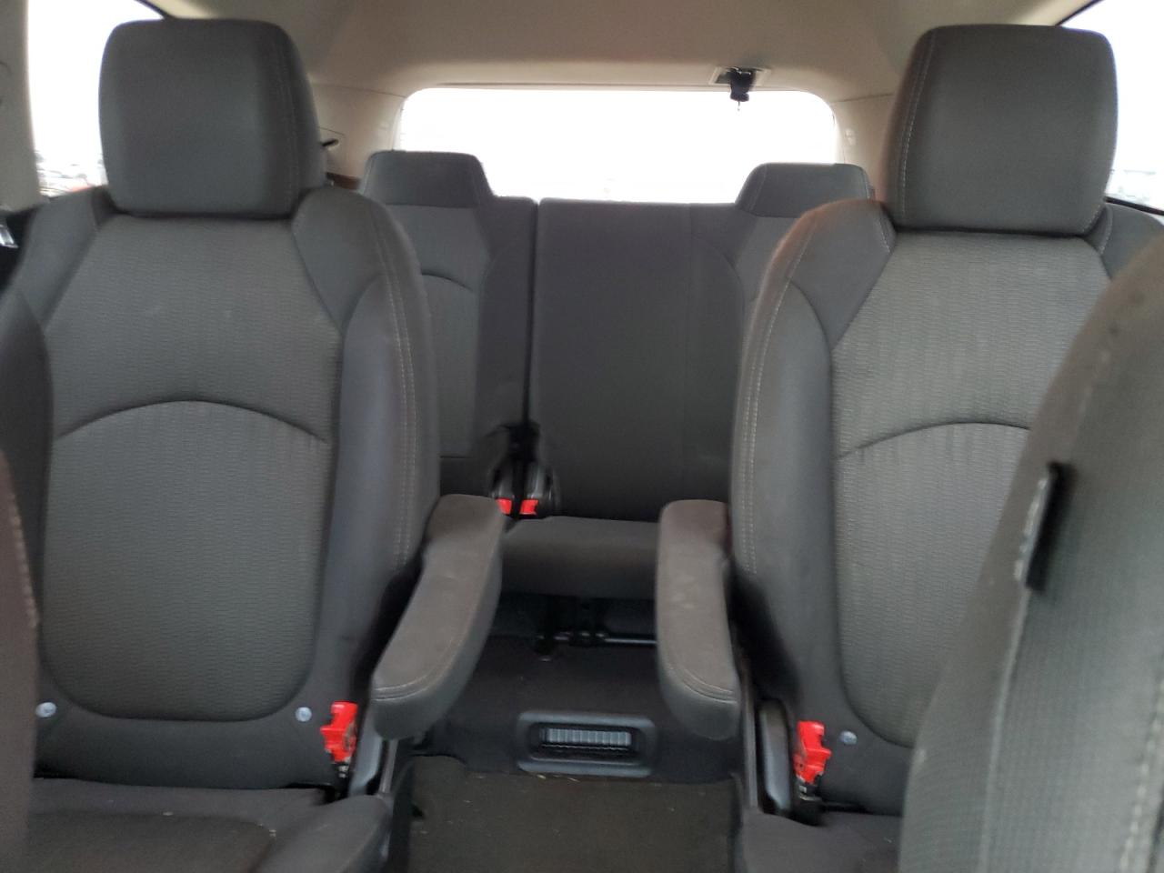 2015 Chevrolet Traverse - Image 10
