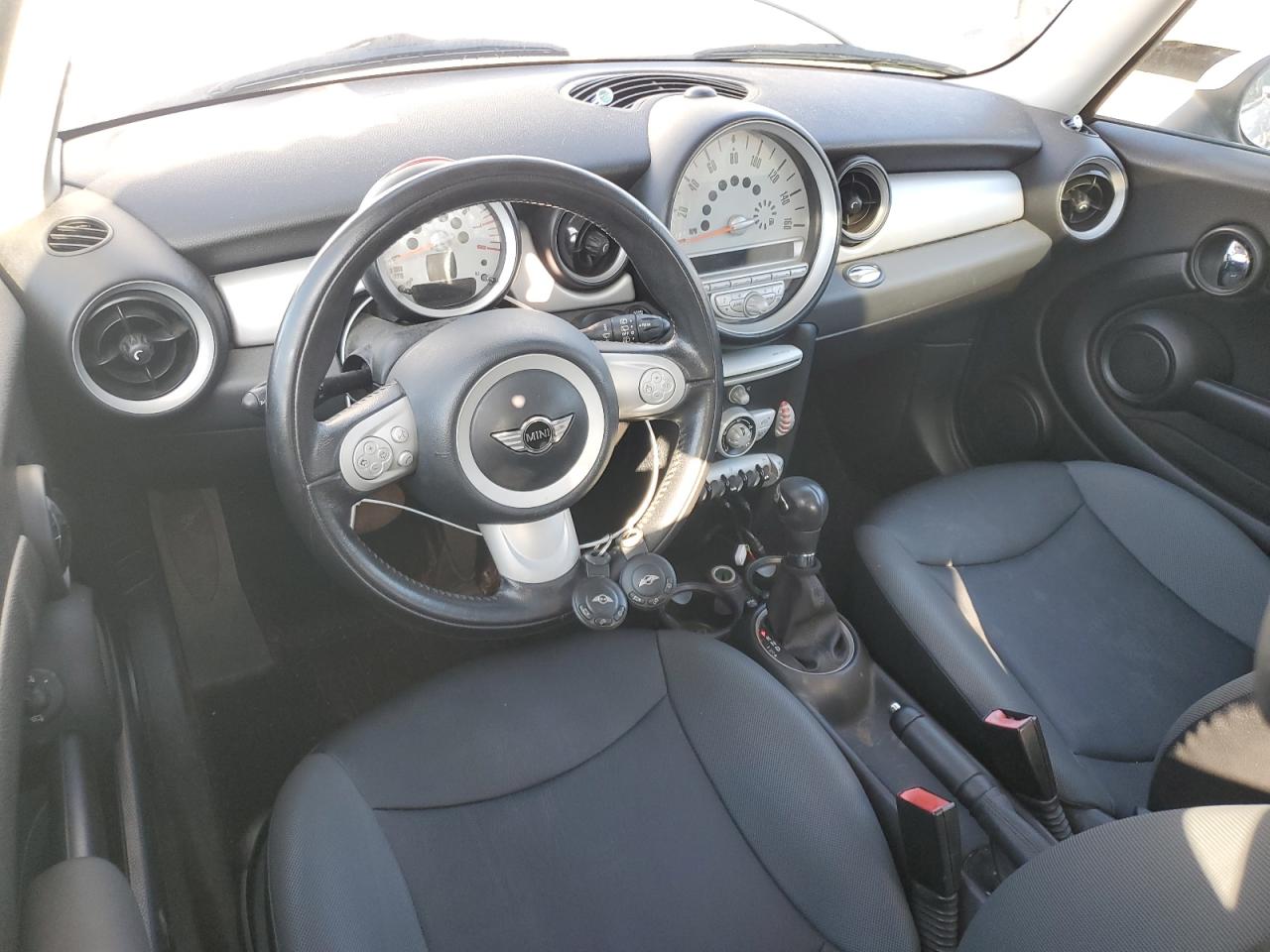 2010 MINI Cooper - Image 8