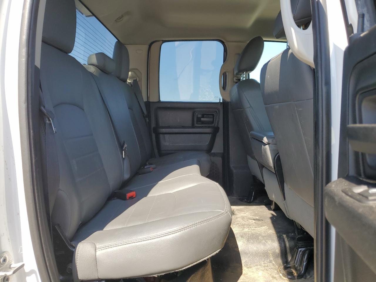 2016 RAM 1500 - Image 10