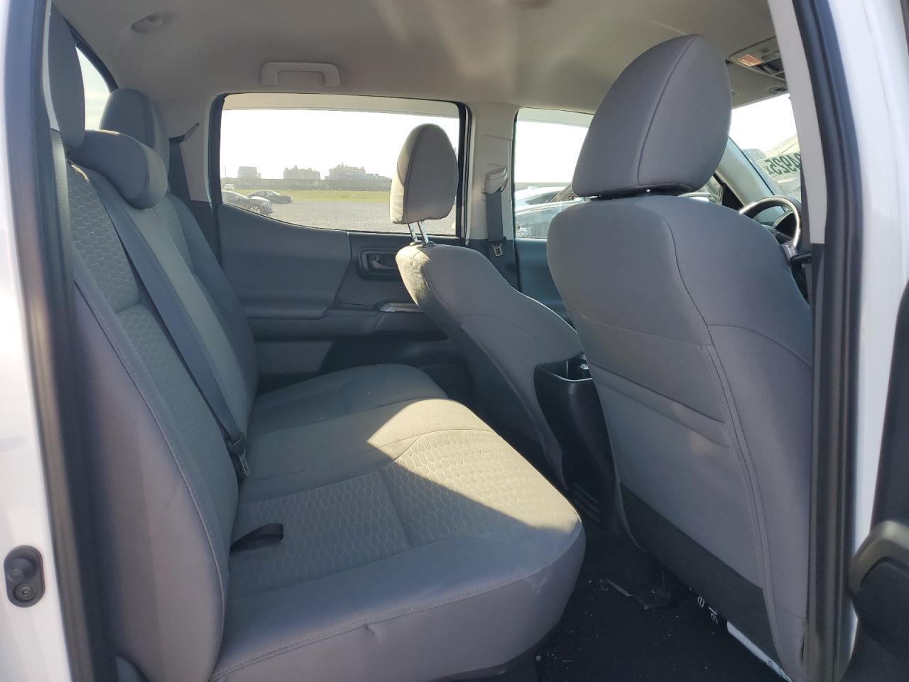 2018 Toyota Tacoma - Image 10