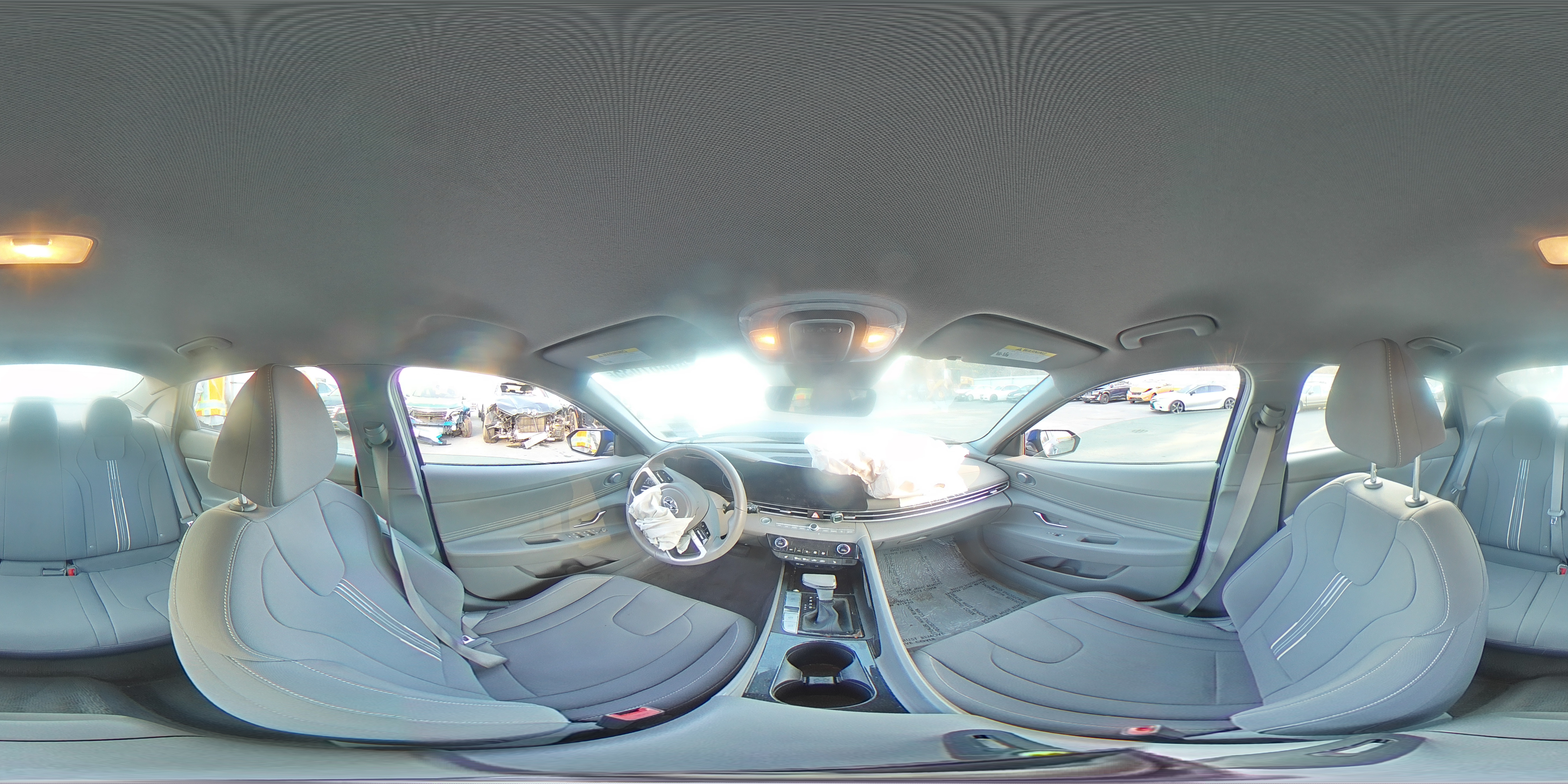 2023 Hyundai Elantra - Image 13