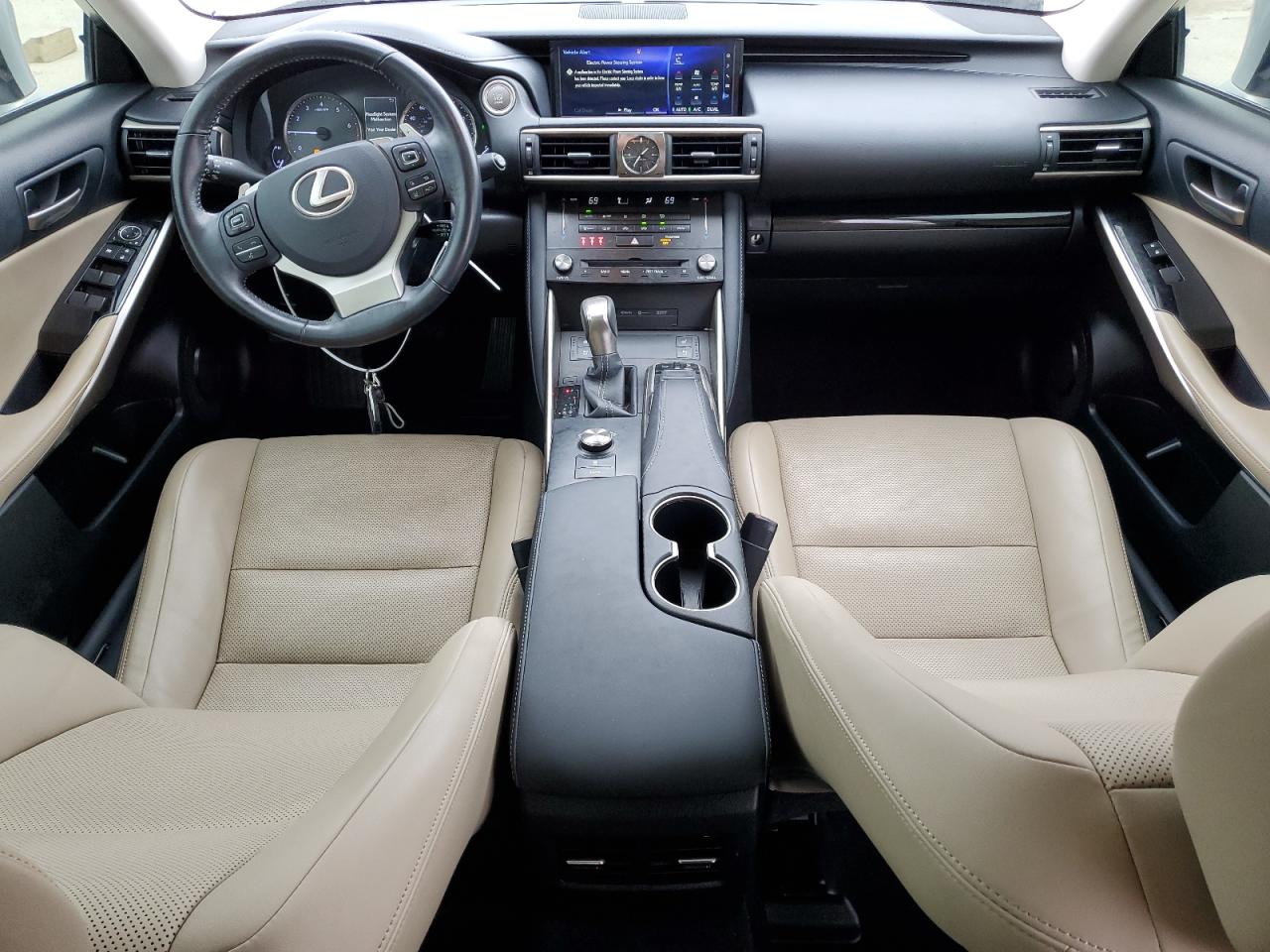 2017 Lexus IS - Image 8