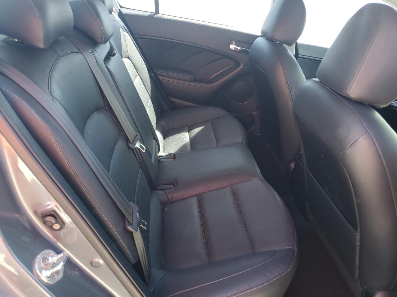 2017 Kia Forte - Image 10