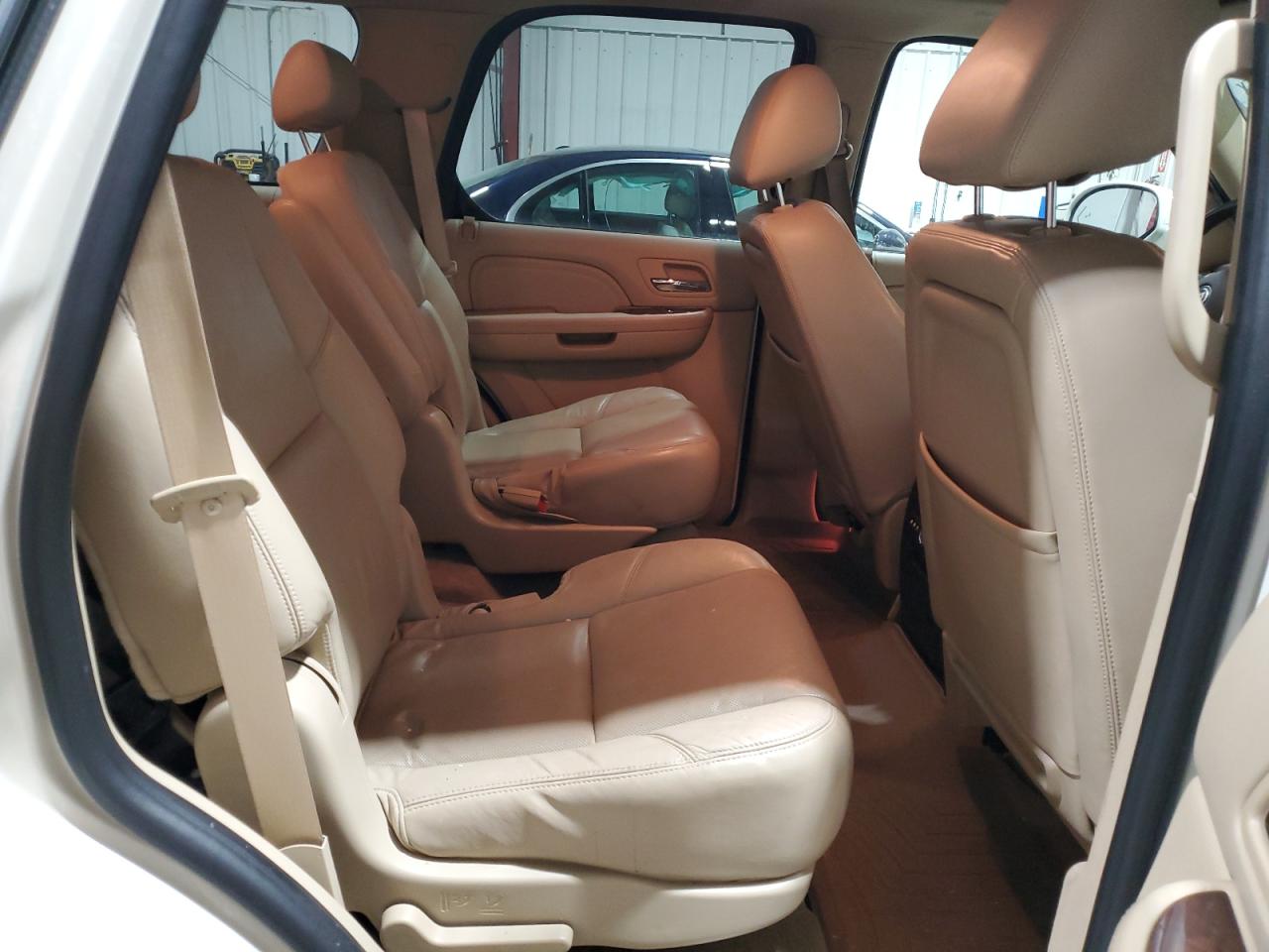 2010 Cadillac Escalade Premium VIN: 1GYUKCEF2AR146420 Lot: 48102685