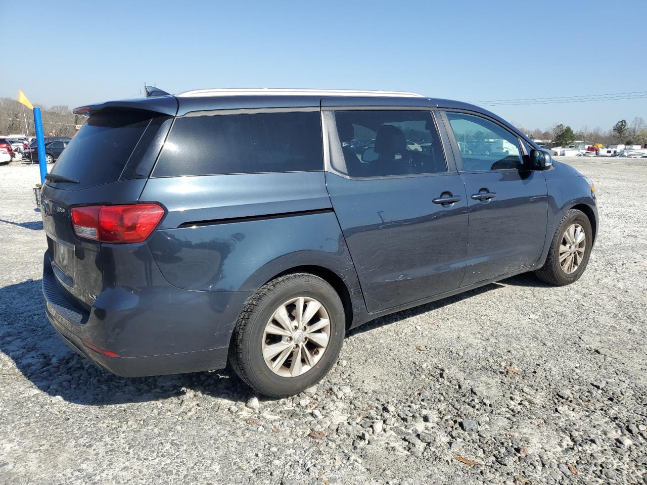 2017 Kia Sedona - Image 3