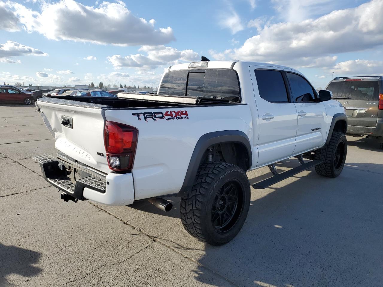 2019 Toyota Tacoma - Image 5