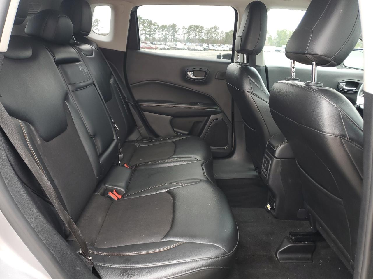 2018 Jeep Compass - Image 11