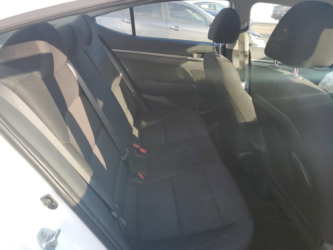 2019 Hyundai Elantra - Image 11