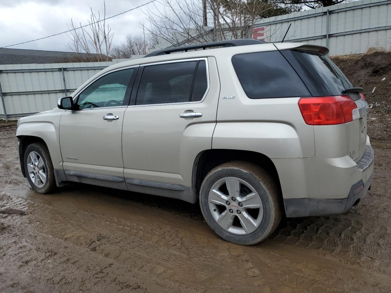 2015 GMC Terrain - Image 2
