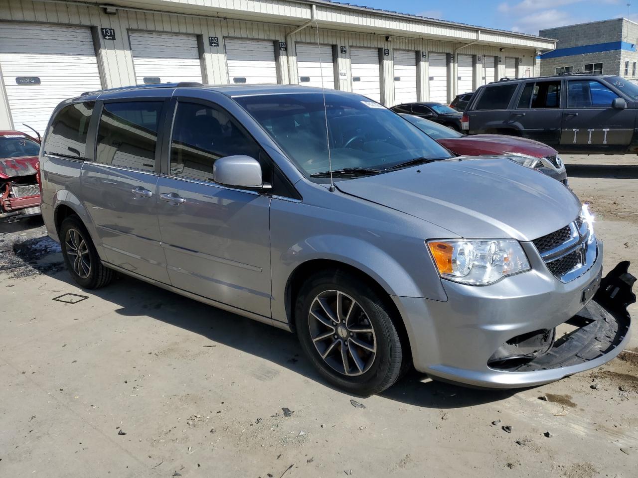 2017 Dodge Caravan - Image 4