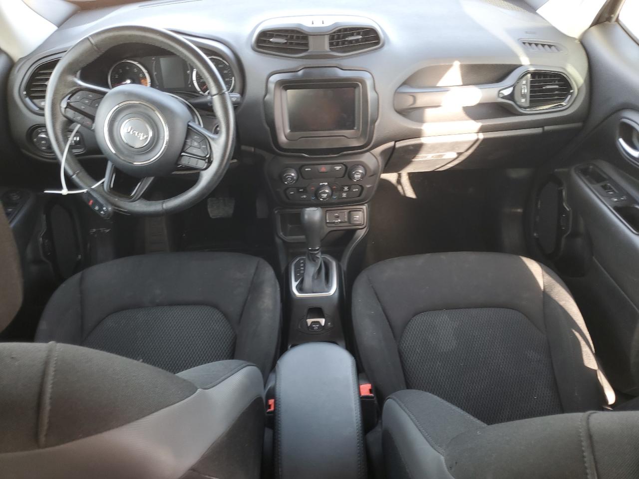 2018 Jeep Renegade - Image 8