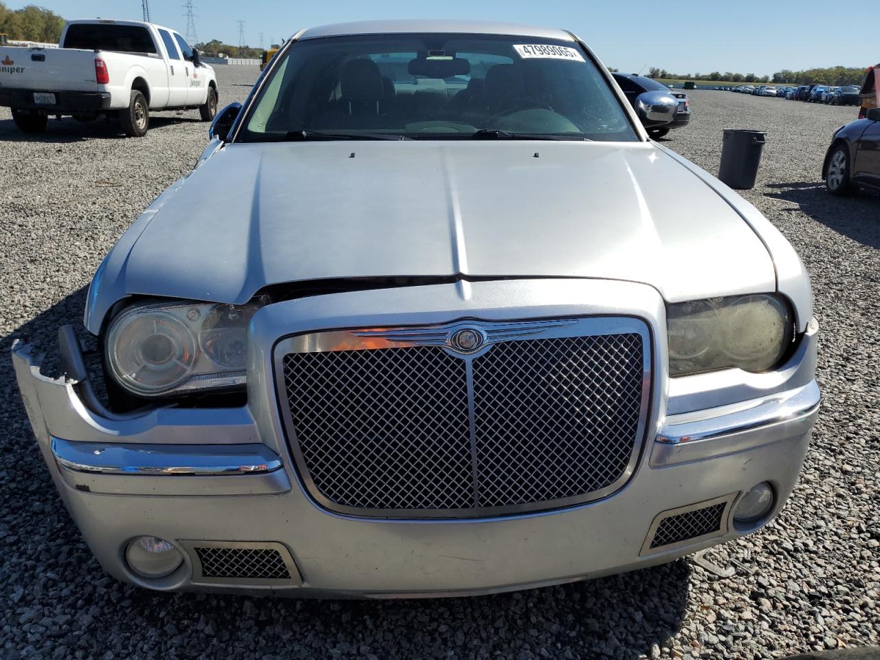 2005 Chrysler 300 - Image 5