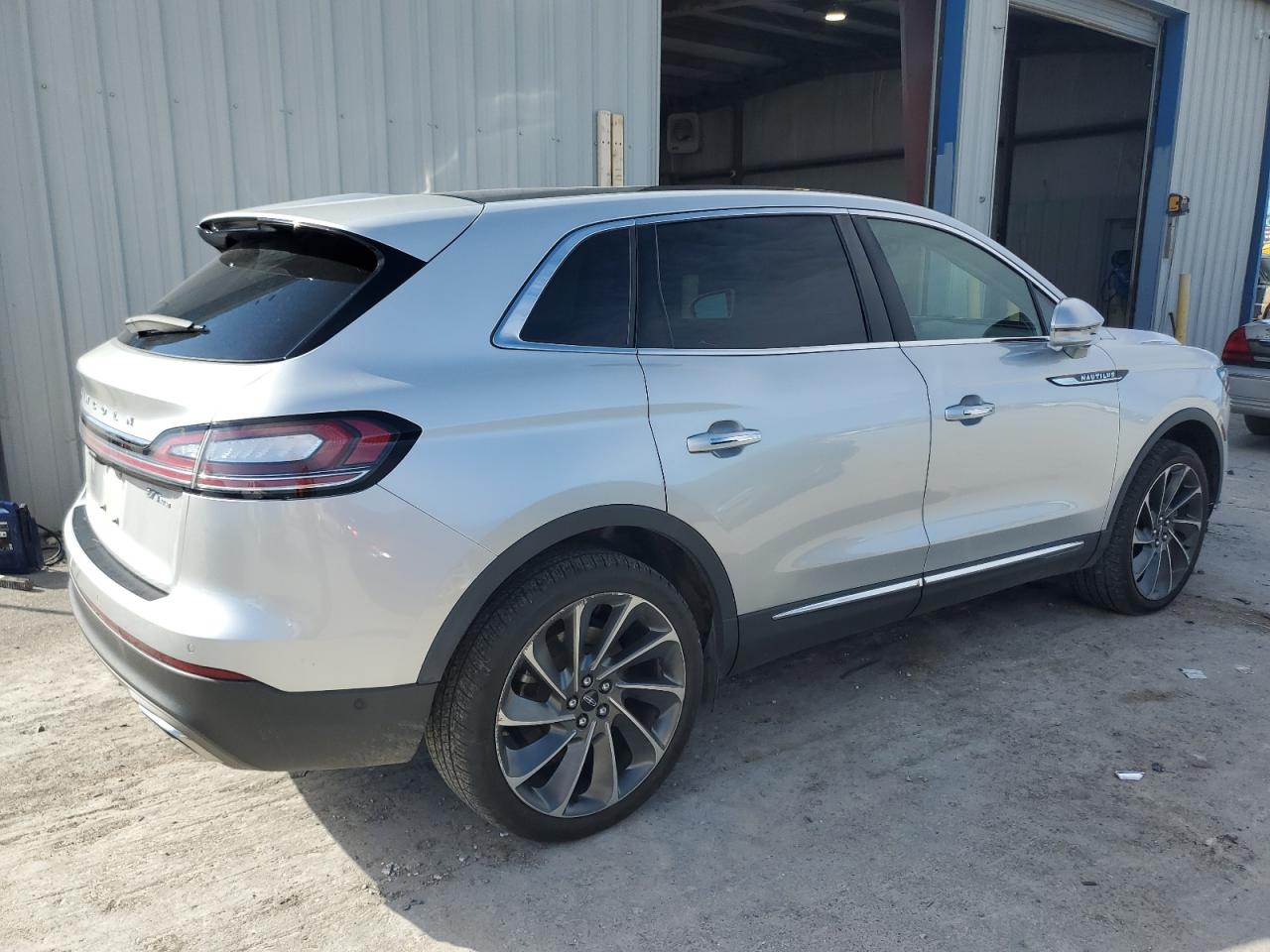 2019 Lincoln Nautilus - Image 3