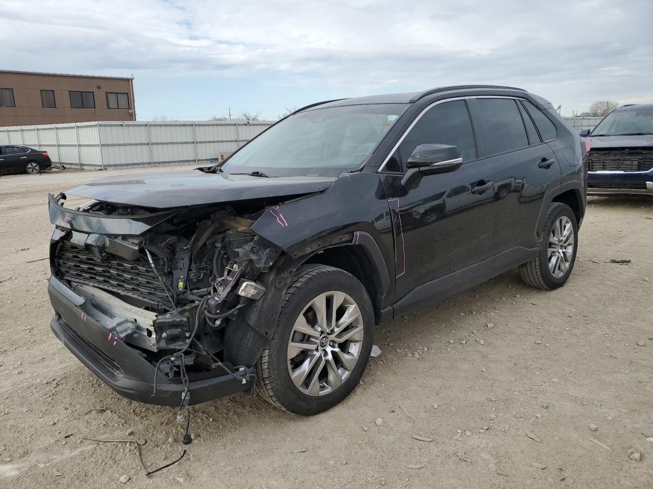 2021 Toyota Rav4 Xle Premium en Venta en Kansas City, KS - Front End