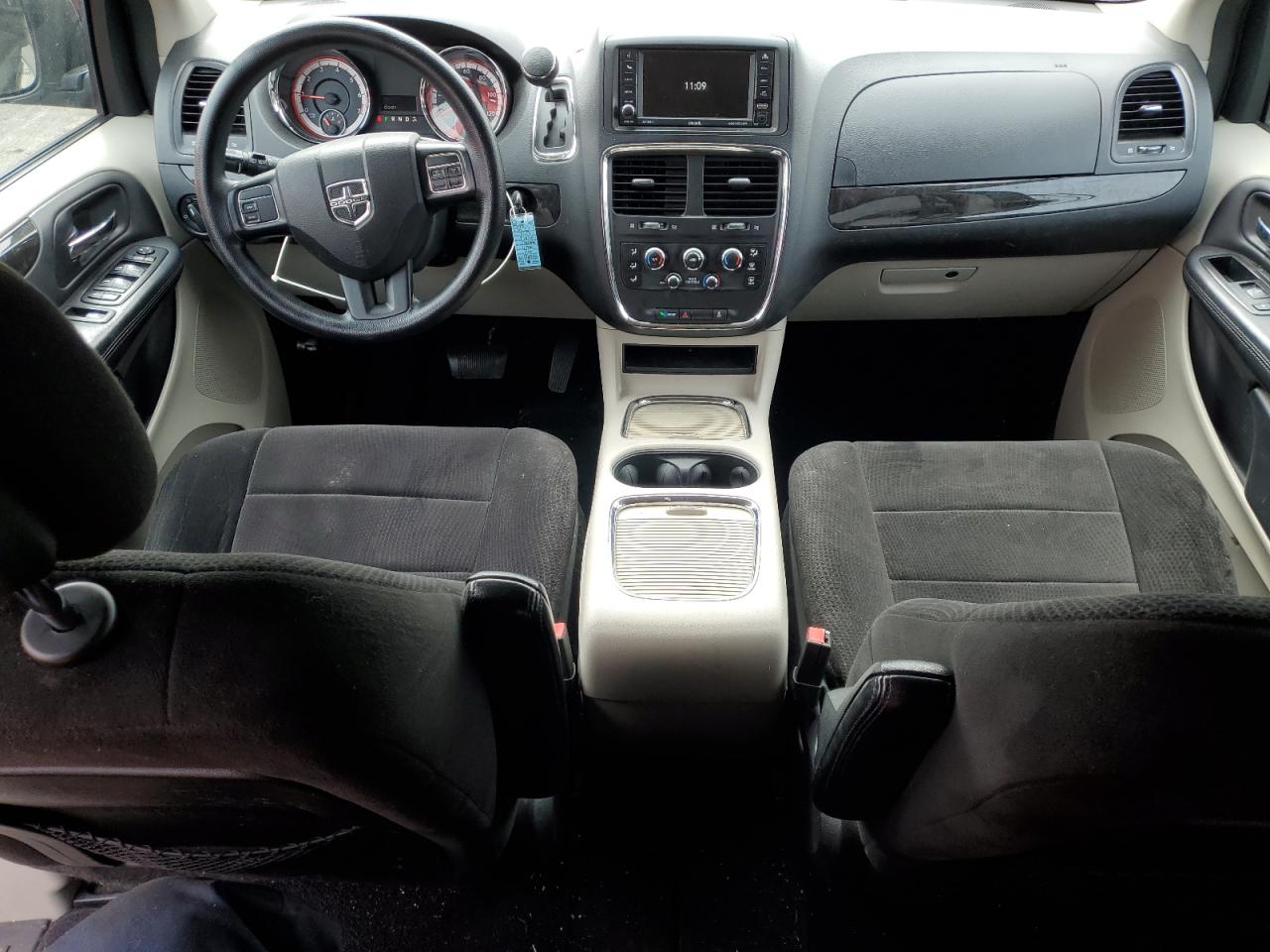 2013 Dodge Caravan - Image 8