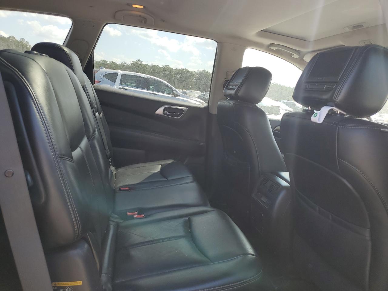 2014 Nissan Pathfinder - Image 11