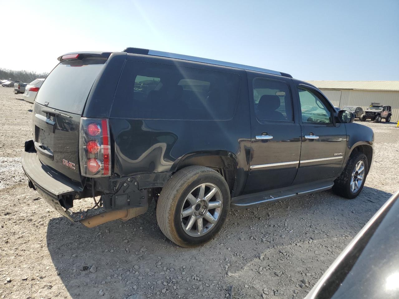 2011 GMC Yukon - Image 3