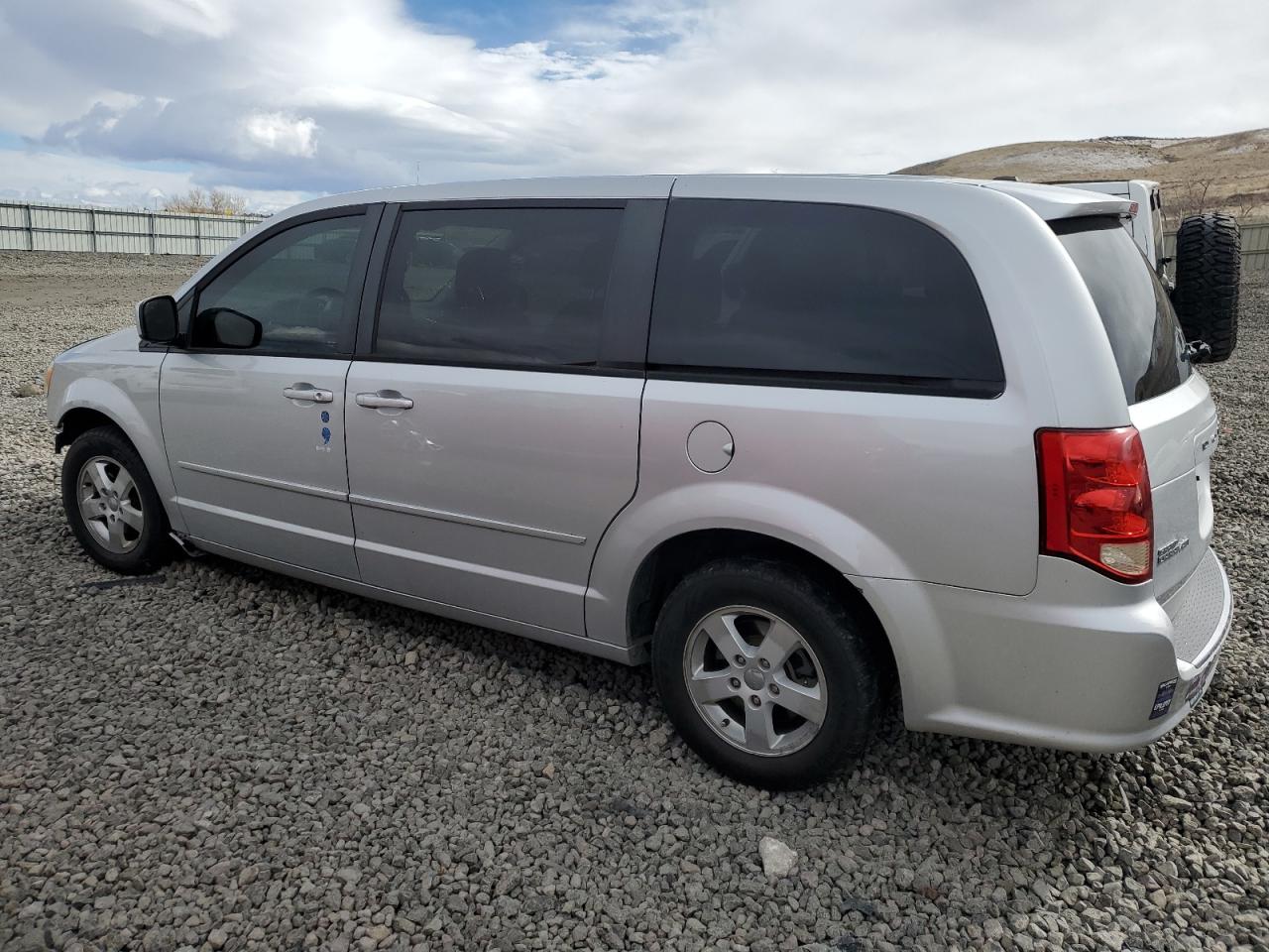2011 Dodge Caravan - Image 2