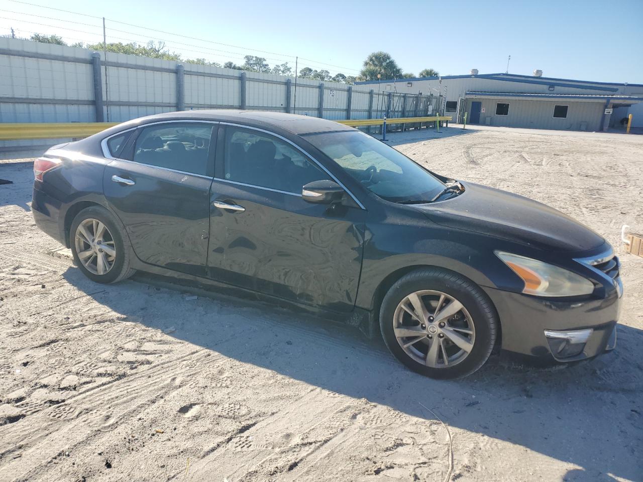 2014 Nissan Altima - Image 4
