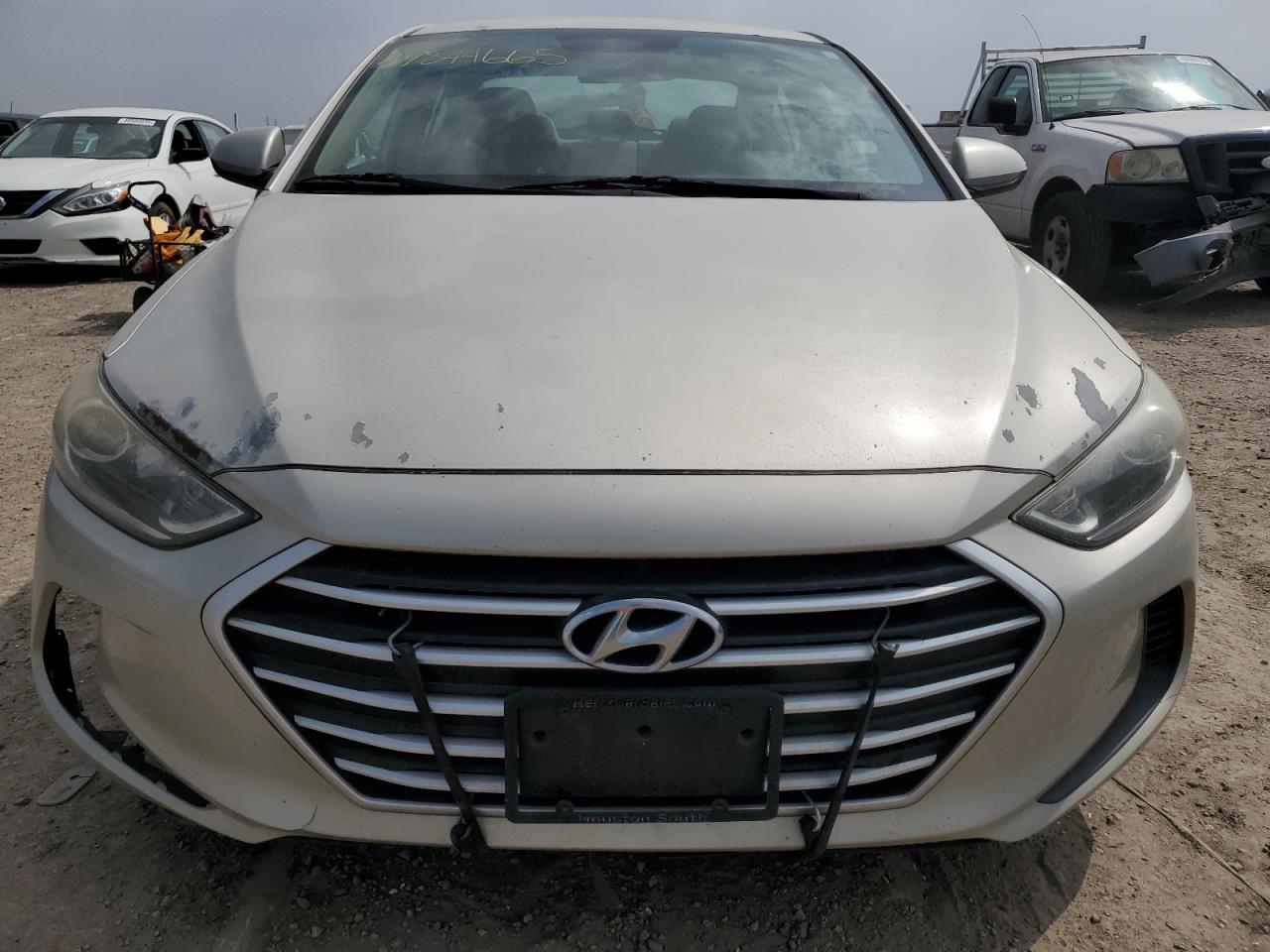 2017 Hyundai Elantra - Image 5